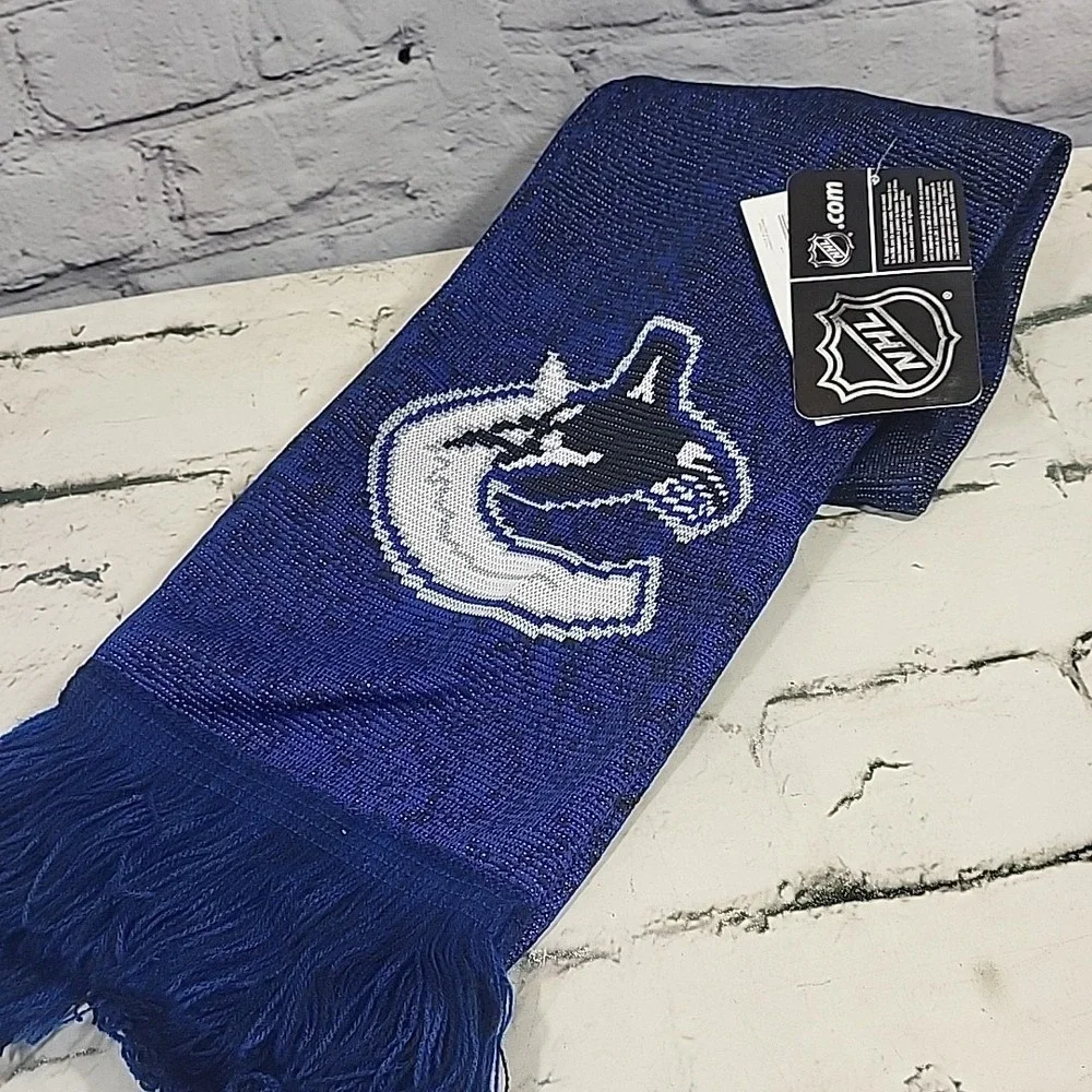 Foco Vancouver Canucks NHL Hockey Fan Scarf Warm Winter Fan Gear New With Tags